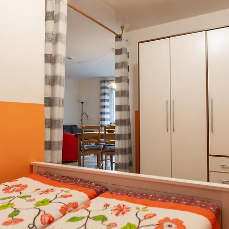 Appartement Mit Balkon Und Geschirrspuelmaschine *